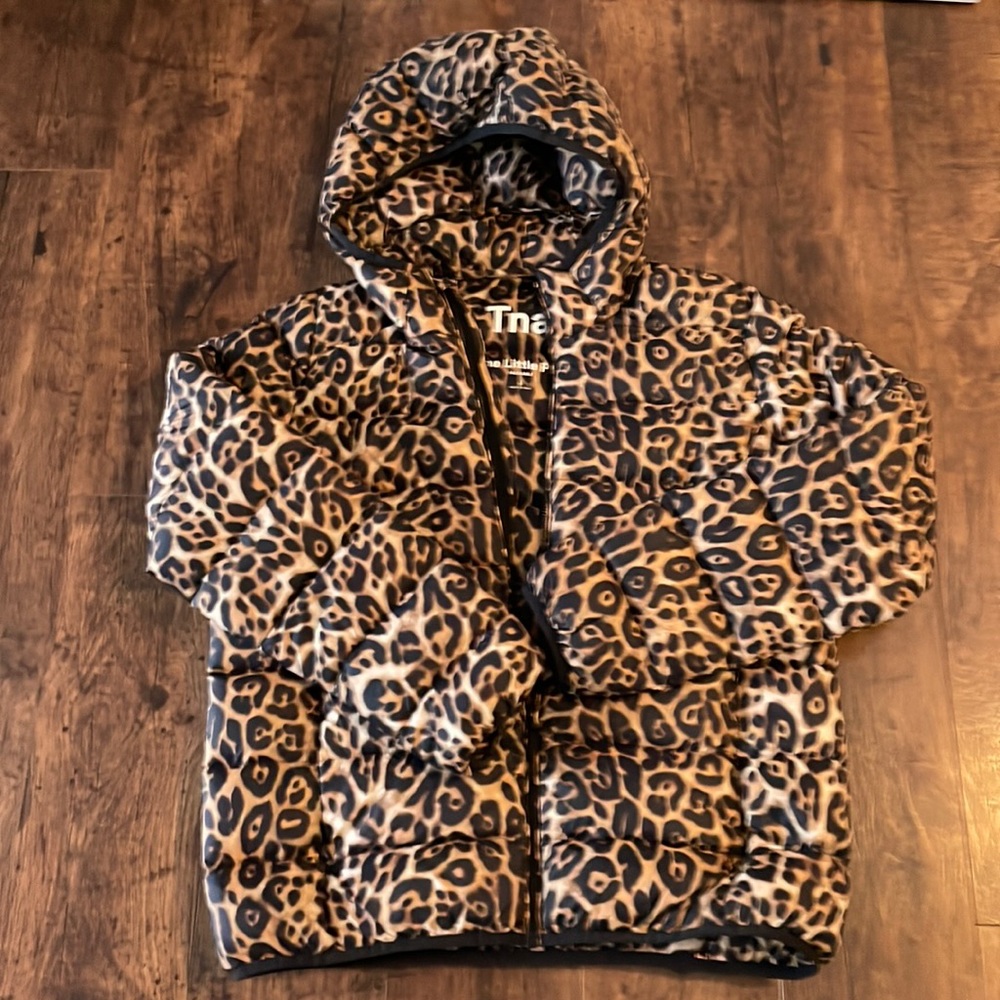 Aritzia TNA Leopard Little Puff Jacket